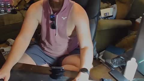 Snapshot of dotyoureyezez chatting on October 28, 6:42 pm DotYourEyezez  online show from October 28, 6:42 pm