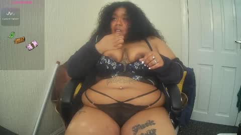 DeeDee online show from April 23, 1:24 pm