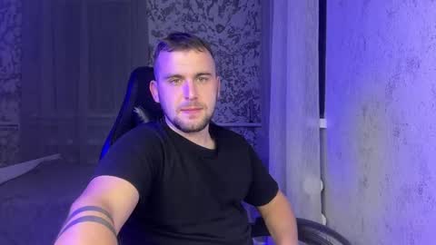 Snapshot of douglas_666 chatting on October 25, 7:25 pm douglas_666 online show from October 25, 7:25 pm