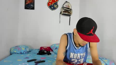 douglas_gallegos online show from December 21, 11:33 pm