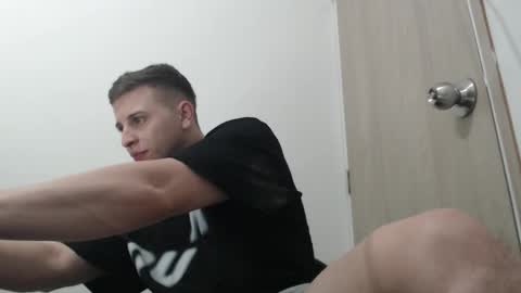 draco_boy2000 online show from October 24, 12:11 am