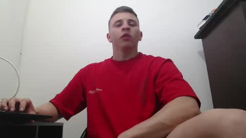 draco_boy2000 online show from September 29, 9:14 pm