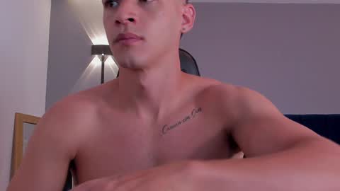 Snapshot of drake_carter1 chatting on December 21, 3:25 am drake_carter1 online show from December 21, 3:25 am
