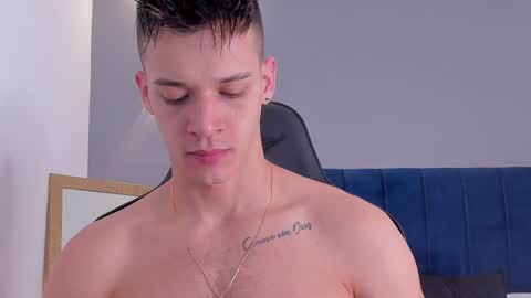 Snapshot of drake_carter1 chatting on January 27, 3:04 am drake_carter1 online show from January 27, 3:04 am