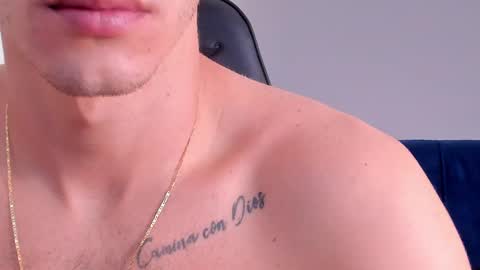 Snapshot of drake_carter1 chatting on February 8, 2:47 am drake_carter1 online show from February 8, 2:47 am