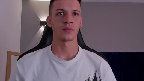 Snapshot of drake_carter1 chatting on December 20, 2:41 am drake_carter1 online show from December 20, 2:41 am