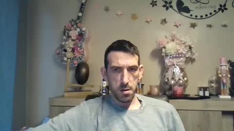 dreamguy38 online show from December 15, 7:59 am