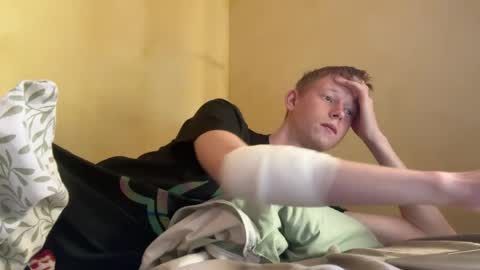 dreamy_devi1 online show from April 23, 1:13 pm