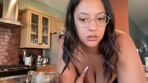 RIRI OR DREAMY online show from April 23, 2:19 pm