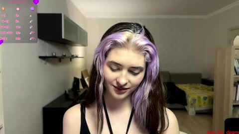 Dia online show from April 20, 6:11 pm