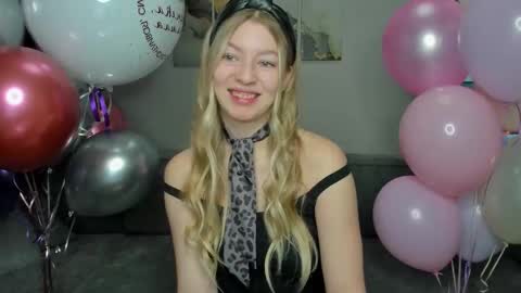 Hanna online show from November 24, 3:49 am