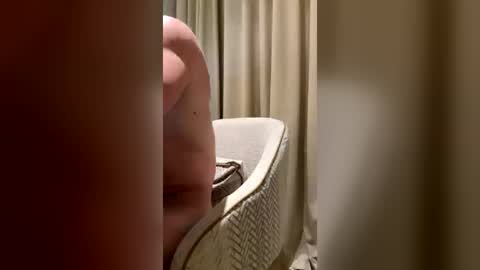 dubaigiyx online show from June 17, 4:56 pm