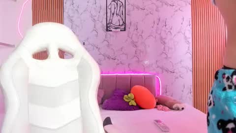 dulce online show from March 4, 9:12 pm