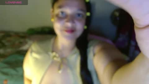Snapshot of dulce_mmaria chatting on October 22, 2:19 pm dulce online show from October 22, 2:19 pm