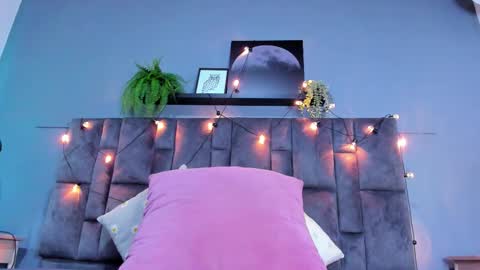 DULCE AURORA online show from January 17, 2:54 am