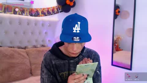 Dulcey online show from October 25, 6:02 am