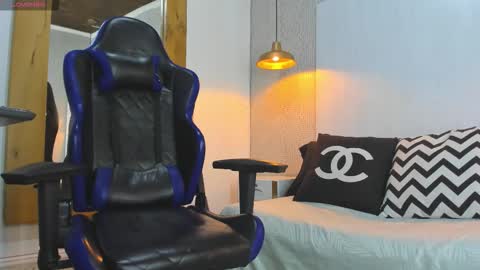 DUSAN  GREY online show from March 8, 3:43 am