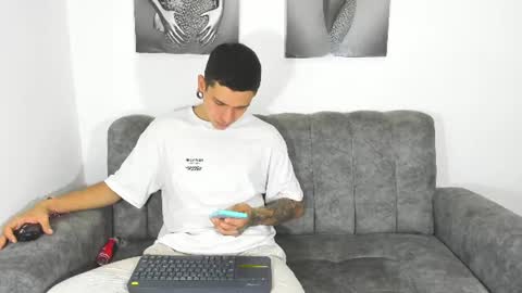 Nicolle y Julian online show from June 19, 9:54 pm