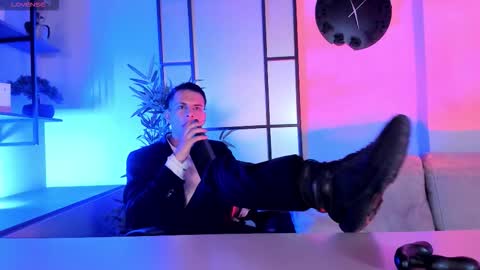 Dustin Sonne online show from December 5, 4:12 am