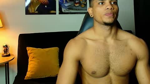 DUSTYN MICHELLE online show from April 9, 12:00 pm