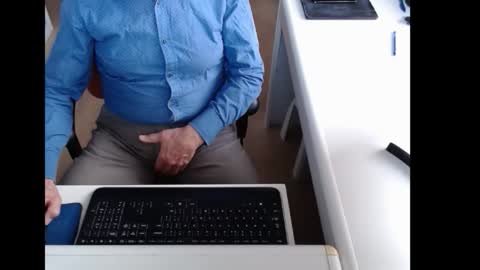 dutchpornking2 online show from November 25, 8:13 am