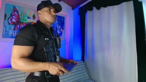 dwayne_esteven10 online show from July 4, 11:30 pm