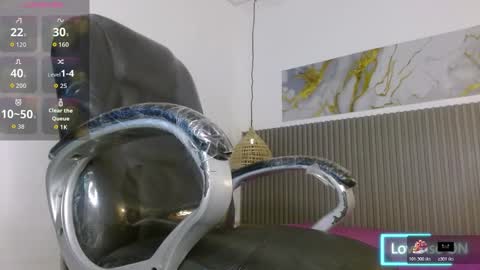 dyla_n18_ online show from February 14, 9:06 pm