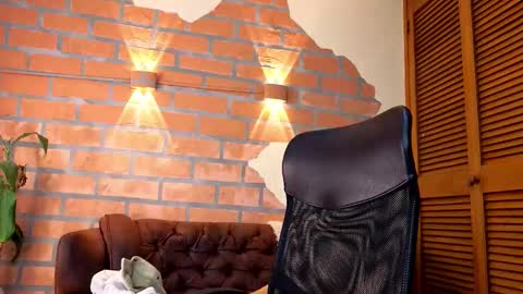 D Y L A N online show from February 11, 2:37 am