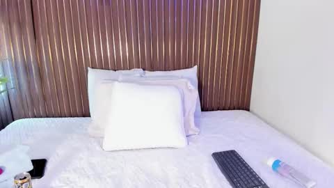 Call me Sofia online show from February 3, 8:02 pm