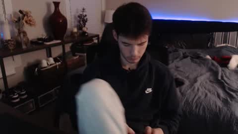 Alex online show from December 2, 1:48 am