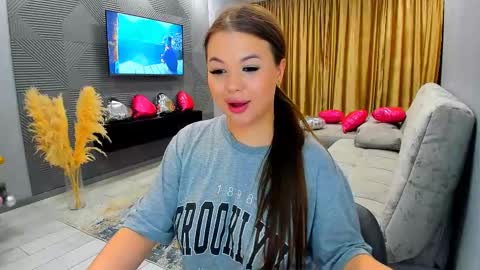 easternbeautyy online show from February 18, 10:03 pm