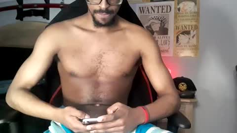 TWITTER   INSTAGRAM    easybreezy20   ONLINE 1230 AM TO 7AM online show from January 15, 8:01 am