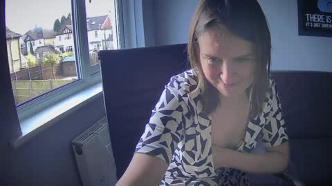 Nadia Ferreira  online show from March 10, 11:58 am