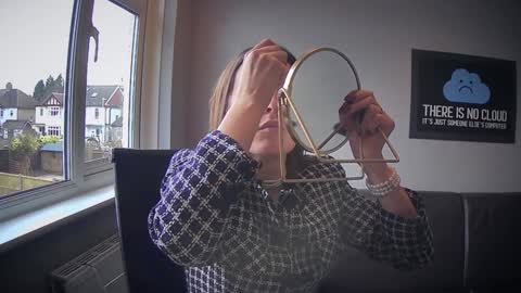 Nadia Ferreira  online show from February 18, 10:04 am