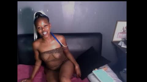 Candy online show from November 28, 6:37 pm