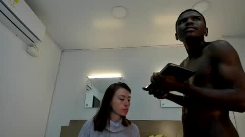 ebony_n_blonde online show from May 2, 9:42 pm