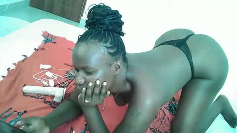ebony_sisie online show from March 23, 1:05 pm