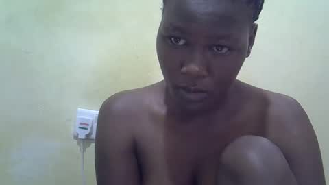 ebony_vanillah online show from February 19, 1:10 pm