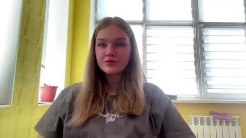 Mia online show from February 27, 11:58 am