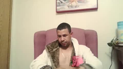 eddgarzay08 online show from April 27, 3:26 am