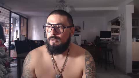 edgarram83 online show from December 28, 10:55 pm