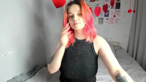 Snapshot of edna_dana chatting on February 18, 6:37 pm Edna online show from February 18, 6:37 pm