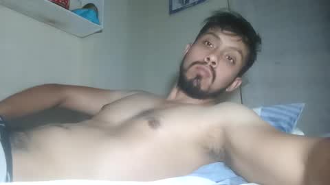 Snapshot of eduarfox96 chatting on January 11, 7:39 am Eduar online show from January 11, 7:39 am