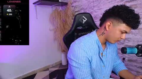 Snapshot of edward__clarck chatting on September 21, 4:05 am EDWARD CLARCK online show from September 21, 4:05 am