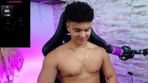 Snapshot of edward__clarck chatting on February 25, 2:58 am EDWARD CLARCK online show from February 25, 2:58 am