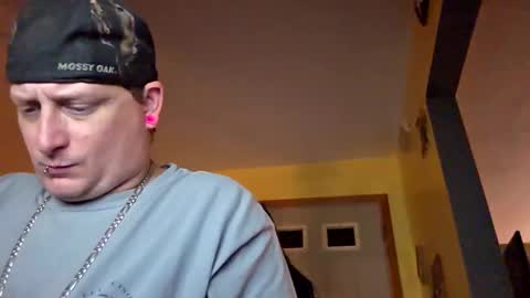 edwardaims_2please online show from October 27, 2:44 am