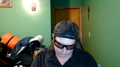 edwardaims_2please online show from June 21, 3:02 am