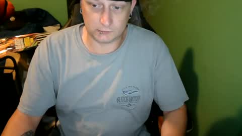 edwardaims_2please online show from July 9, 2:15 am