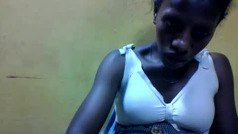 edwige770943 online show from April 20, 6:11 pm