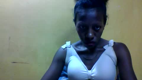 edwige770943 online show from April 21, 2:15 am